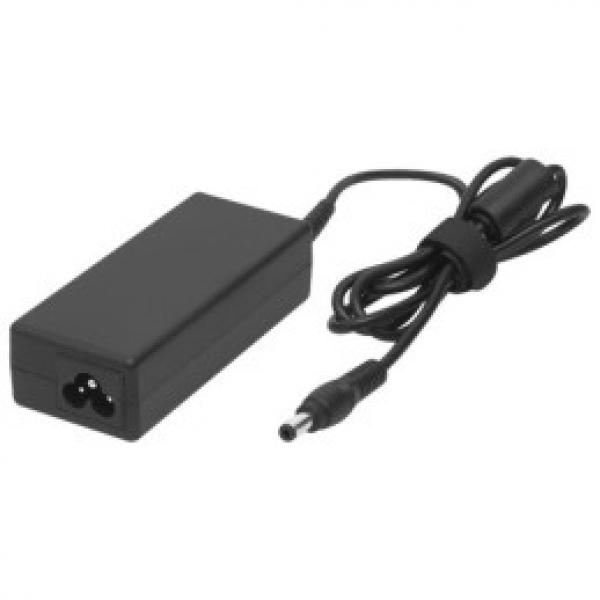 Käytetty alkuperäinen Toshiba laturi 19V 90W 5,5 mm liitin